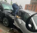 "Спина в крови": Prius смяло, как консервную банку, в ДТП в Южно-Сахалинске 