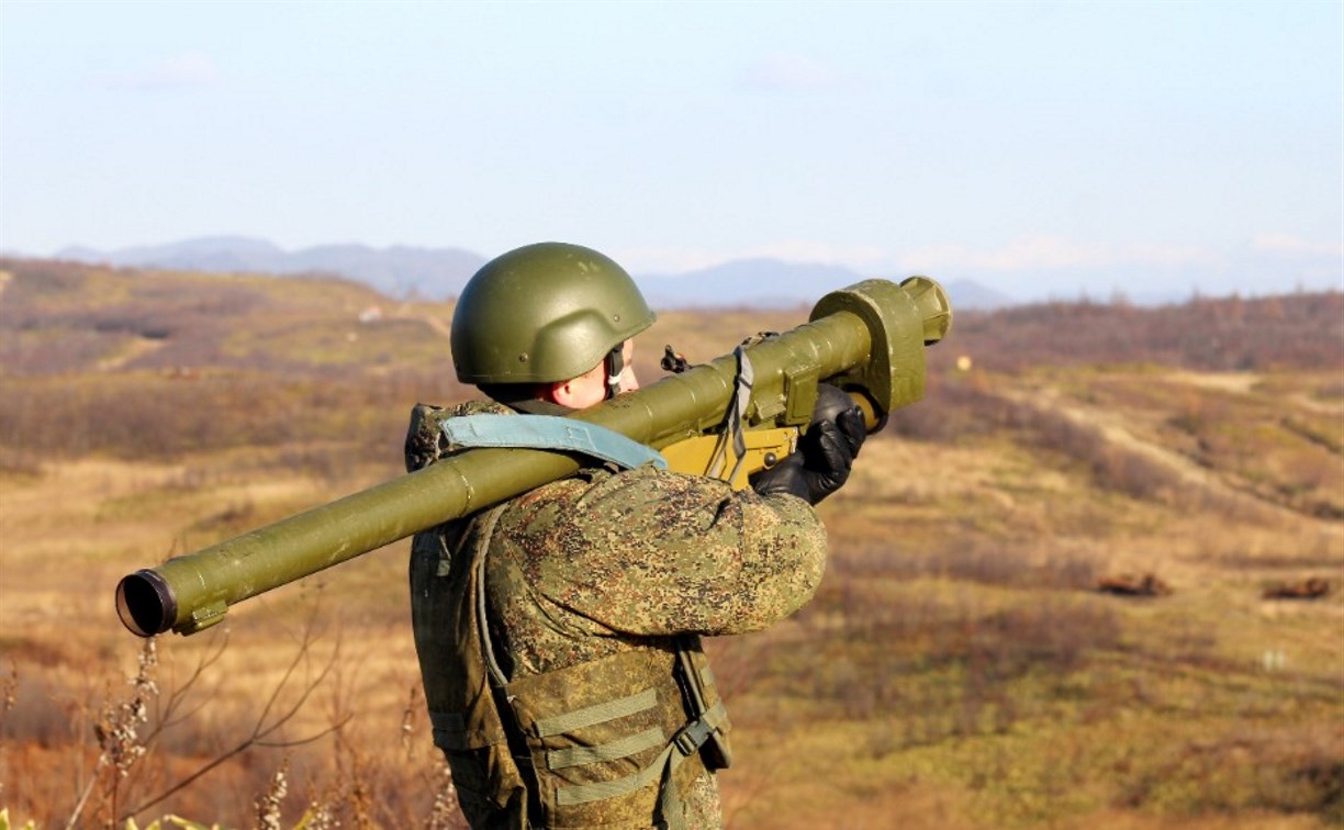 Мобилизованные на Сахалине выполнили боевые стрельбы ПЗРК "Игла"
