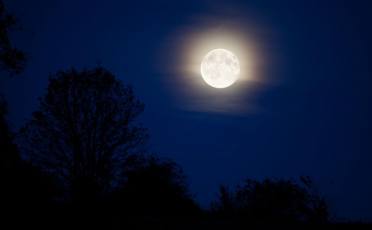 Полная Холодная Луна, Урсиды, Геминиды: космонавт рассказал, когда в декабре стоит смотреть на небо