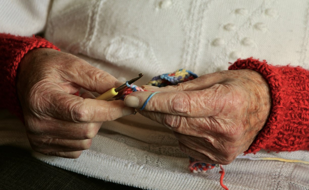 Чат-бот и "оцифровка": как 72-летняя сахалинка отдала мошенникам почти 4 миллиона рублей