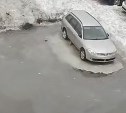 Поронайск утопает в талых водах, а "авто-мамонтёнок" стал символом сезона