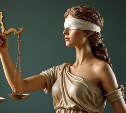 Сахалинца оштрафовали за надпись на рубашке