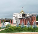Центральный фасад мемориала на площади Победы в Южно-Сахалинске откроют 25 августа