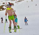 Полсотни сахалинцев разделись, чтобы спуститься на лыжах и сноубордах с «Горного воздуха»