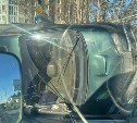 Микроавтобус опрокинулся на перекрёстке в Южно-Сахалинске