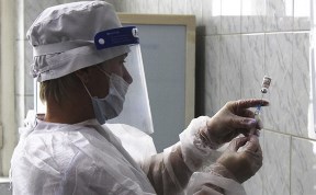 Вакцины от коронавируса "Кови-Вак" и "ЭпиВакКорона" поступили на Сахалин