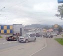 Из-за ДТП проезд по ул. Украинской в Южно-Сахалинске затруднён