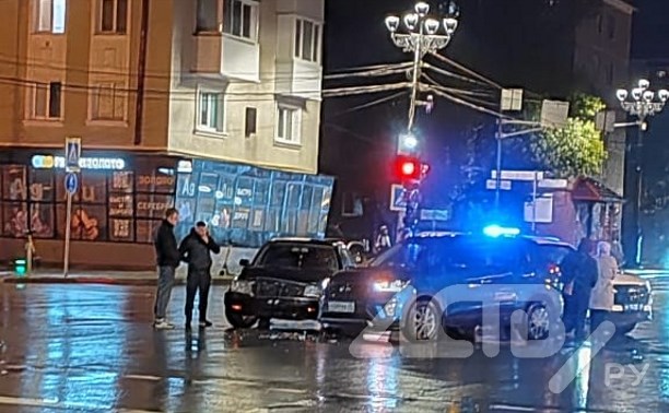 Вечер 30 октября в Южно-Сахалинске выдался аварийным: два ДТП за десять минут