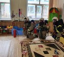 Поронайские пожарные условно потушили детский сад "Дружные ребята"