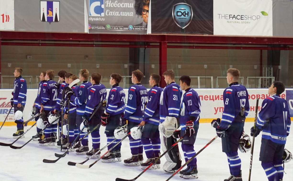 Хоккеисты спортивной школы "Кристалл" одержали победу над якутской "Энергией"