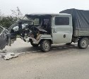 УАЗ лишился передней части в ДТП в Макаровском районе