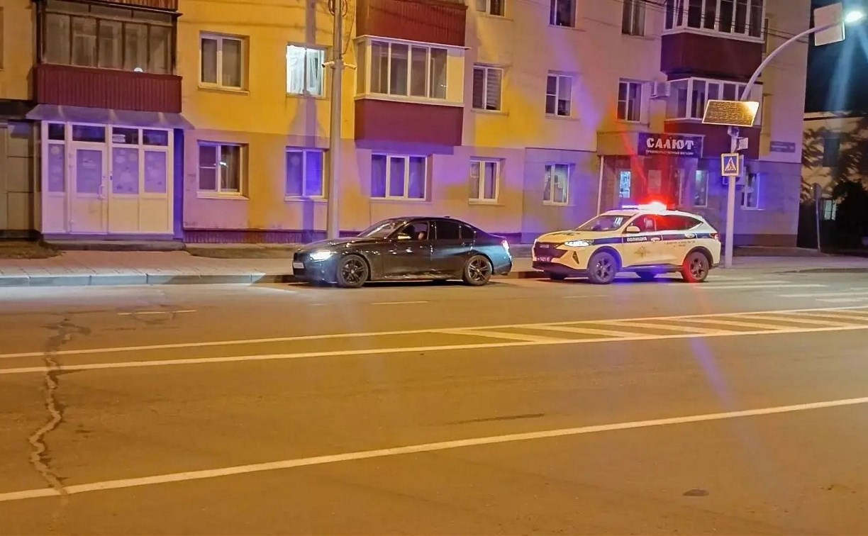 Врезался в BMW и скрылся - в Южно-Сахалинске ищут очевидцев ДТП