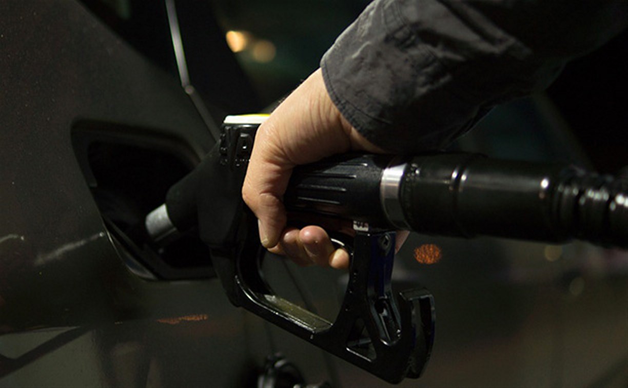 Эксперты: в повышении цен на бензин винят не тех, кого надо