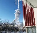 Вулкан Эбеко дважды за день выстрелил пеплом
