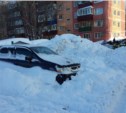 В Южно-Сахалинске эвакуируют мешающие расчистке автомобили