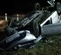 "Улетела с трассы и повредила семафор": девушка на Toyota Vitz попала в серьезное ДТП на Сахалине