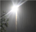 Гром, молния и сильный дождь обрушились накануне вечером на Корсаков (ФОТО)