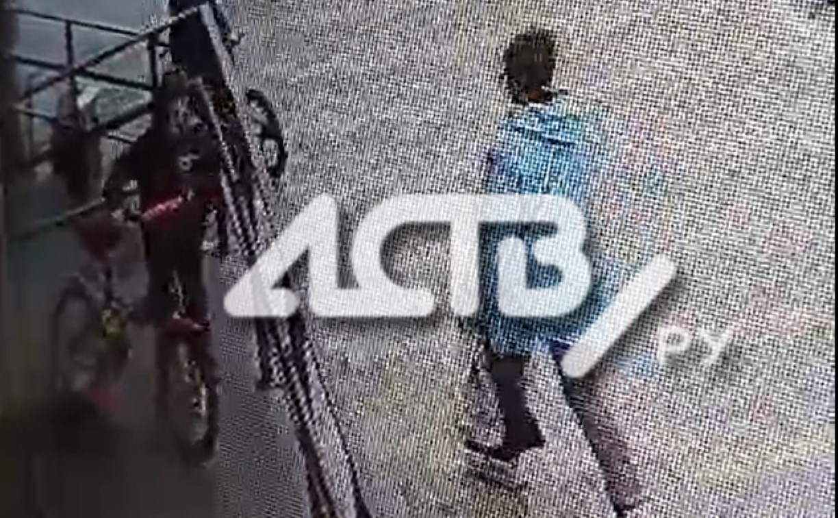 Момент кражи велосипеда в Южно-Сахалинске попал на видео