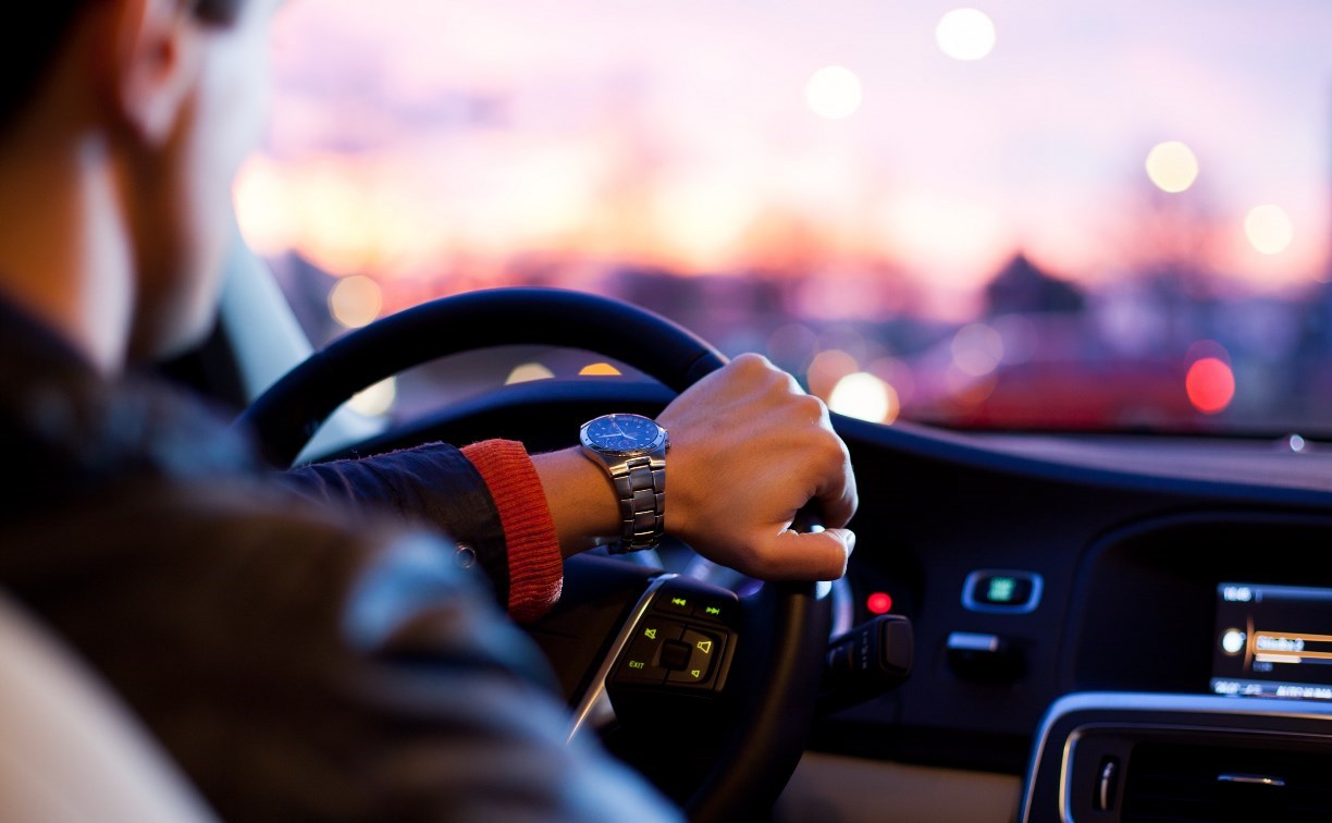 Сахалинец угнал машину у соседа, разбил её и вернул на парковку, как ни в чем не бывало 