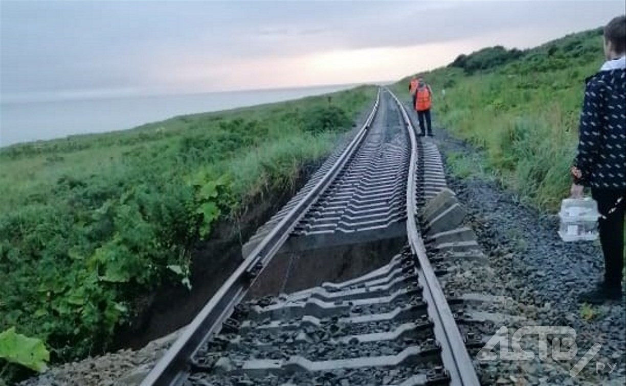 Движение поездов на участке Томари-Холмск полностью восстановлено