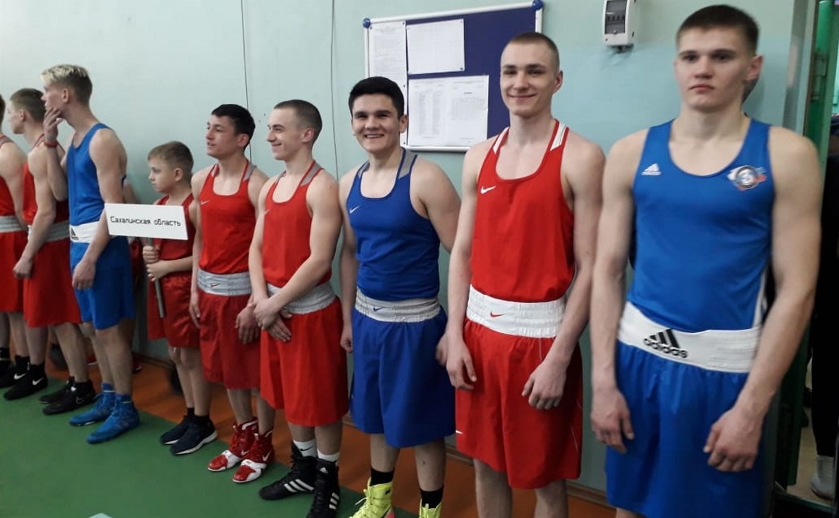 Четыре медали привезли сахалинские боксеры с первенства Дальнего Востока по боксу