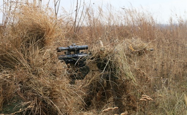 Мобилизованные на Сахалине снайперы совершенствуют свои навыки