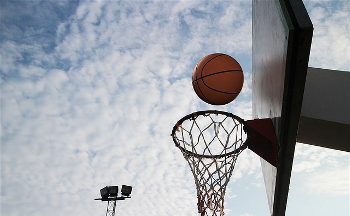 Школьники Южно-Сахалинска могут научиться играть в баскетбол
