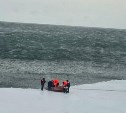 Двух рыбаков спасли со льдины в Макаровском районе