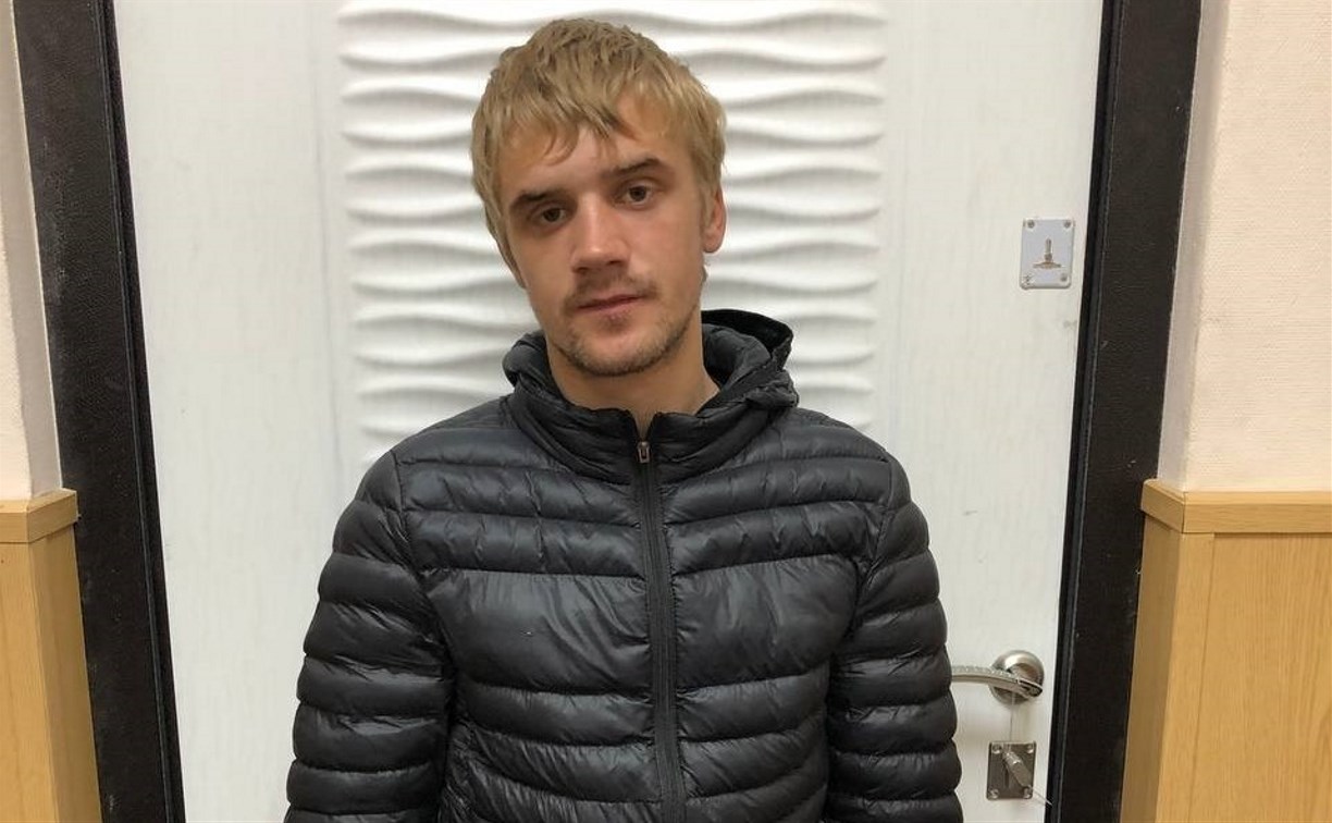 Полиция Южно-Сахалинска ищет парня, подозреваемого в краже автоколёс
