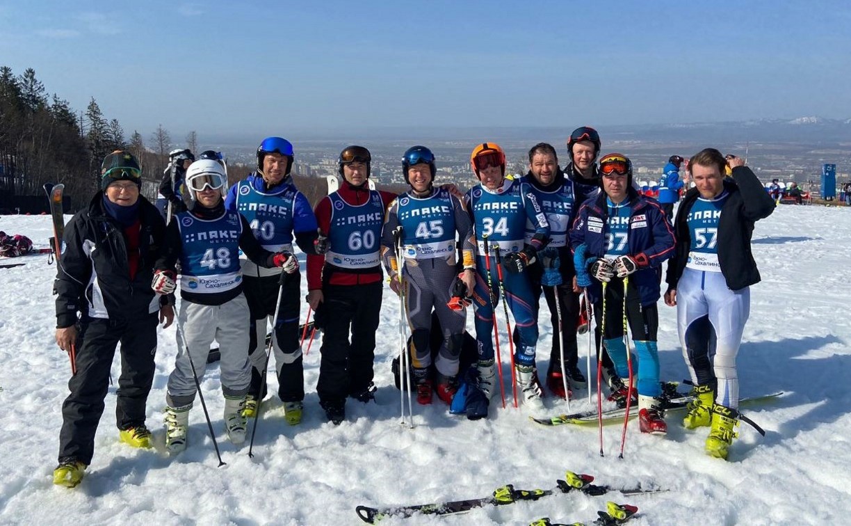 Сахалинские ветераны горнолыжного спорта определили сильнейших в слаломе-гиганте