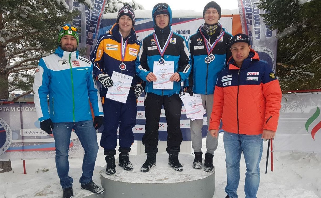 Горнолыжники с Сахалина завоевали медали Кубка России в Абзаково