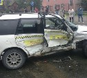 Таксист и его пассажир пострадали в ДТП в Южно-Сахалинске 