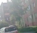 В Охе женщина выпала из окна и погибла