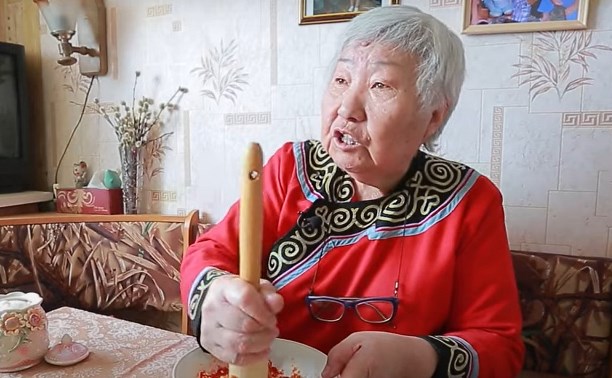 "Мозги нерпы - деликатес, почки - лакомство": сахалинские нивхи поделились своими рецептами