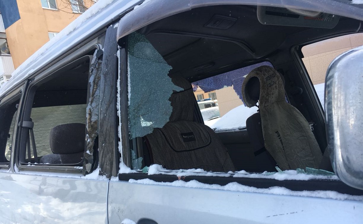 Угонщик-неудачник повредил чужой автомобиль в Южно-Сахалинске