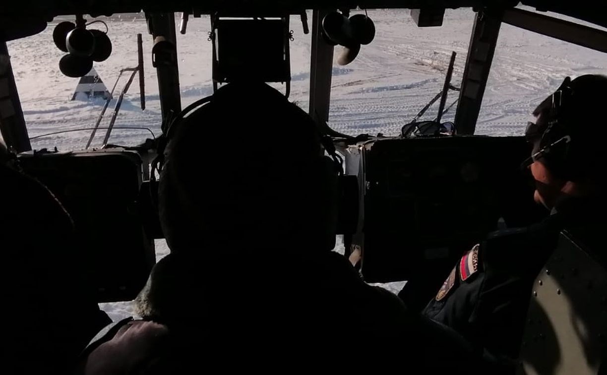 Вертолёт отправился на поиски пропавших сахалинских рыбаков