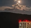"Крокодил солнце проглотил": странное наблюдали в ЖК "Уюн" в Южно-Сахалинске
