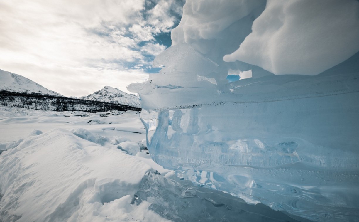 Все еще крайне опасно выходить на лед в заливе Мордвинова 