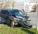 "Порезы на лице и руках": два человека получили травмы в ДТП в Южно-Сахалинске