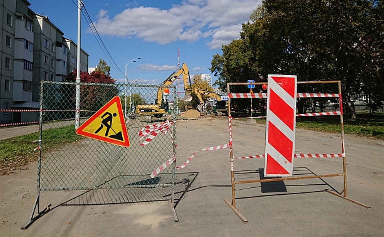 Водители превратили дворы в 14 микрорайоне Южно-Сахалинска в оживленную трассу