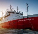 Теплоход "Игорь Фархутдинов" возвращается в порт Корсаков из-за технической неисправности