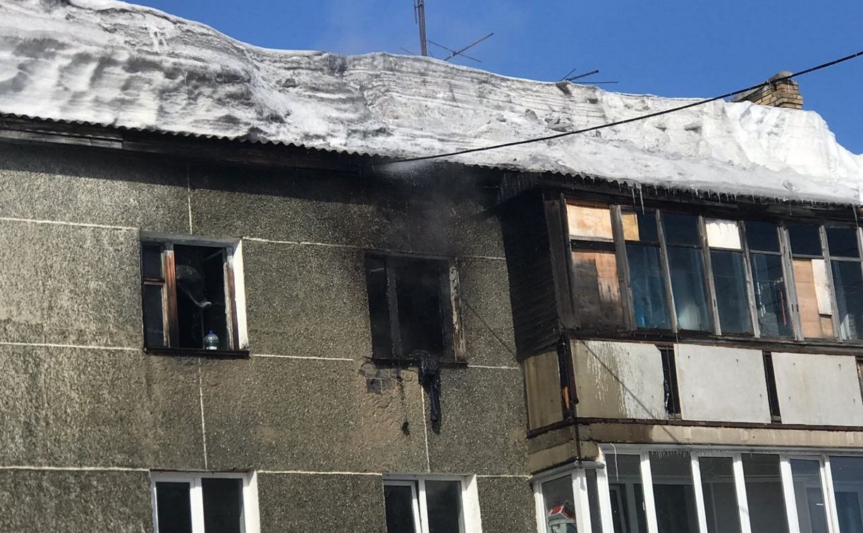 Южносахалинка во время пожара отказалась выходить из горящей квартиры