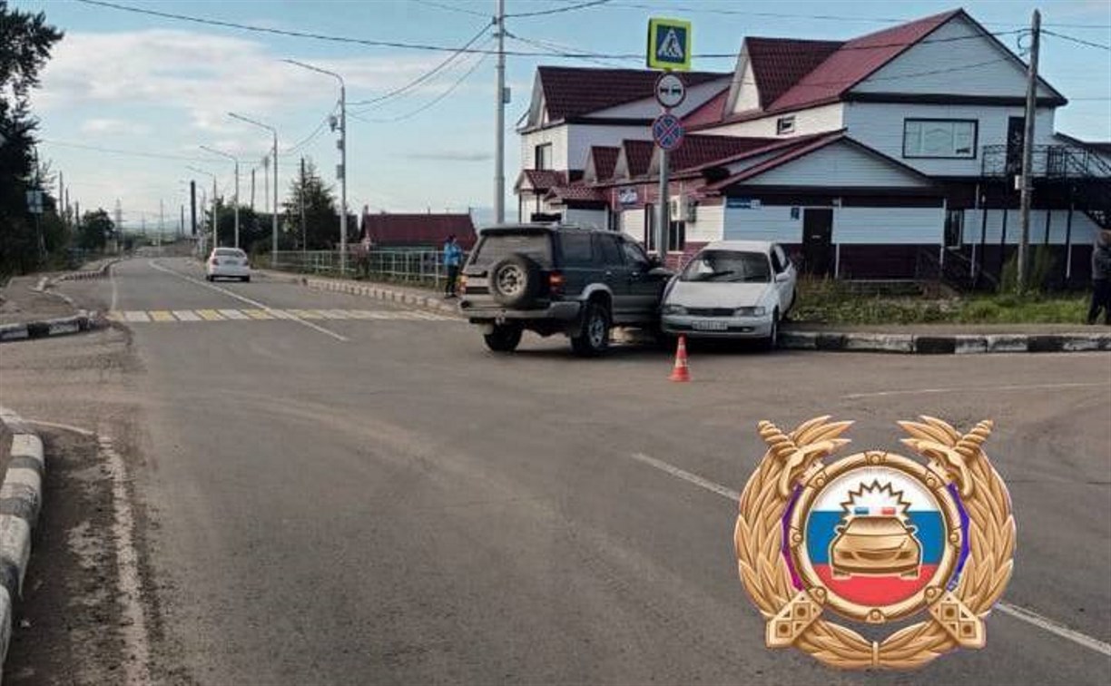 Три человека пострадали по вине пьяного парня без прав в Тымовском