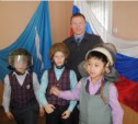 Сотрудники транспортной полиции открыли двери для сахалинских школьников