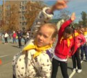 К всероссийской акции "Зарядка с чемпионом" присоединились сахалинские школьники (ФОТО)