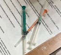 Должница по алиментам в Южно-Сахалинске явилась в суд со шприцами после употребления наркотиков