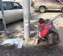 В Южно-Сахалинске "Электросервис" отремонтировал поврежденный при расчистке улиц столб
