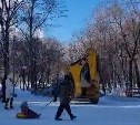 "Раздавит кого-нибудь": очевидец снял видео укрепления берега Рогатки в парке Южно-Сахалинска