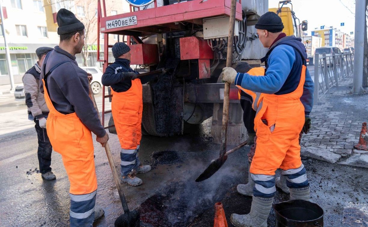 В мэрии Южно-Сахалинска рассказали, когда начнётся полноценный ремонт дорог
