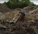 Борьба с гигантским двутавром: сахалинец показал, как нелегко добывается металл